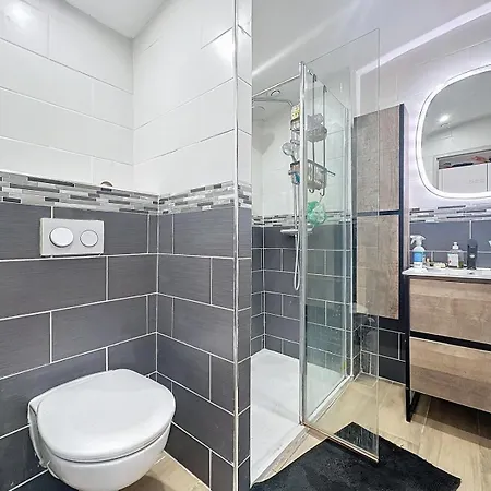 Les Arceaux Apartment *